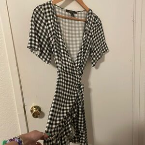 Forever 21 plaid black and white wrap dress